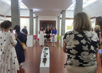 Otvorena izložba „Buketom svemir opstaje“ autorki Gordane i Milene Lene Kapunac
