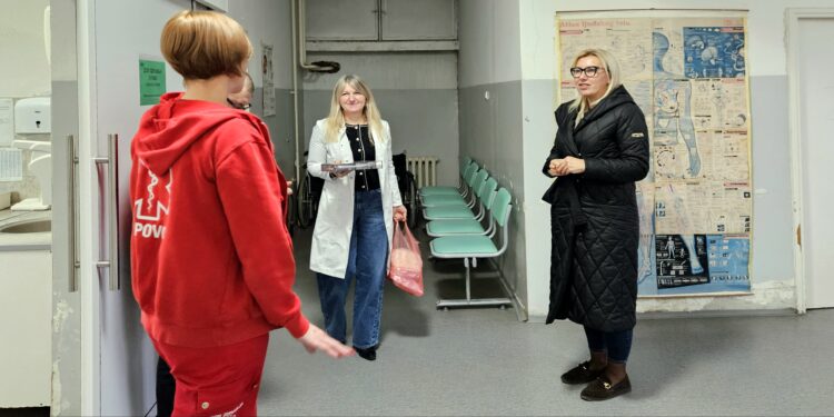 Predsednica opštine, Anka Simin Damjanov, obišla je dežurne službe tokom novogodišnje noći