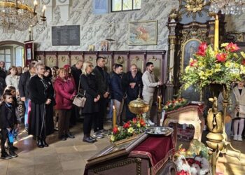 Predsednica opštine, Anka Simin Damjanov na svečanoj Uskršnjoj liturgiji u Sefkerinu