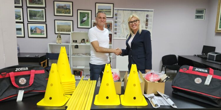 Podrška mladim sportistima: Nova oprema za školu fudbala „SPARTANAC“ Opovo