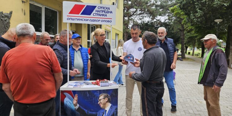 Srpska napredna stranka organizovala promotivne štandove u svim naseljenim mestima opštine Opovo