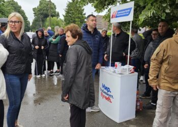 Podrška građana i po lošem vremenu: uspešno održani štandovi SNS