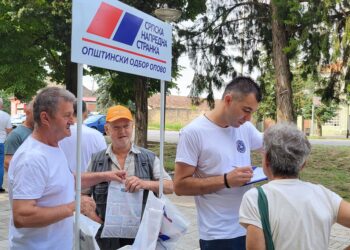 Nastavljena neposredna komunikacija sa građanima: Održani štandovi SNS Opovo u Opovu i Barandi