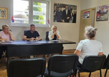 Otvorena vrata za građane: Nastavljena praksa redovnih prijema u Opštinskom odboru SNS Opovo