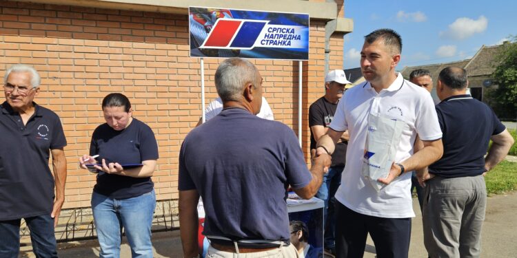 Sefkerin i Baranda: Nastavljeni razgovori sa građanima na štandovima SNS