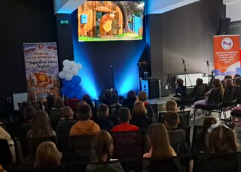 RUSKA ANIMACIJA POVEZUJE: „MAŠA I MEDVED“ OKUPILI NAJMLAĐE GLEDAOCE U OPOVU