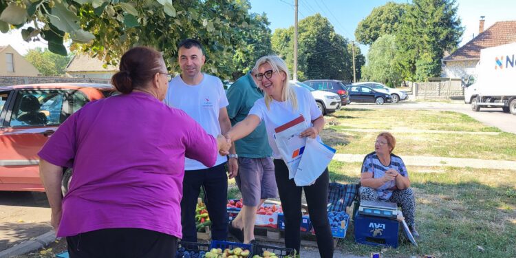 Velika podrška građana na štandovima Opštinskog odbora Srpske napredne stranke Opovo